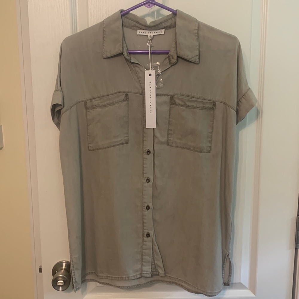 NWT Jane and Delancey Blouse Size S Gray